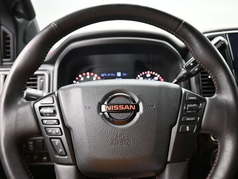 Used 2021 Nissan Titan PRO-4X w/ Pro-4x Convenience Package AWD/4WD image 13