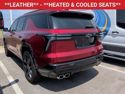 Used 2026 Chevrolet Traverse RS w/ LPO, Floor Liner Package FWD image 5