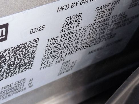 Used 2025 Chevrolet Trax LT w/ LT Convenience Package image 38