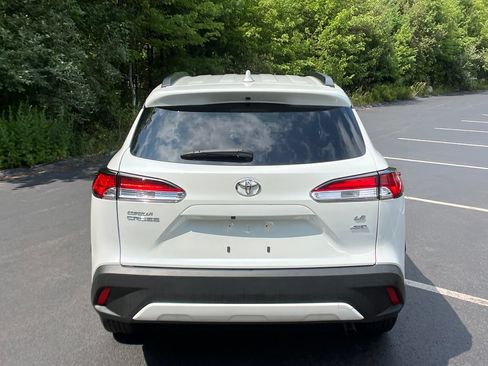 Used 2023 Toyota Corolla Cross LE w/ Moonroof Package AWD/4WD image 4