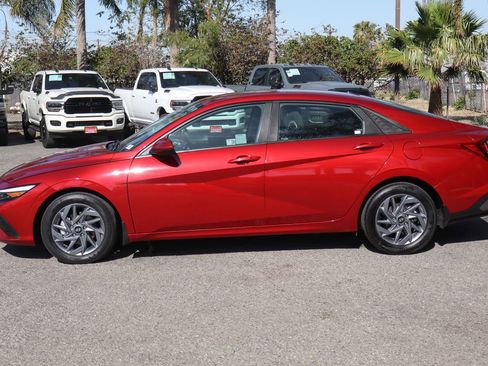 Used 2024 Hyundai Elantra SEL FWD image 5