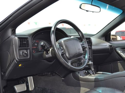 Used 2002 Chevrolet Camaro Z28 w/ SS Performance/Appearance Pkg RWD image 10
