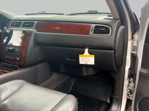 Used 2012 Chevrolet Tahoe LTZ RWD image 18