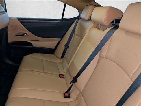 Used 2025 Lexus ES 300h w/ Premium Package FWD image 19