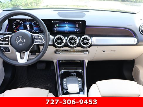 Used 2023 Mercedes-Benz GLB 250 4MATIC w/ Premium Package image 16