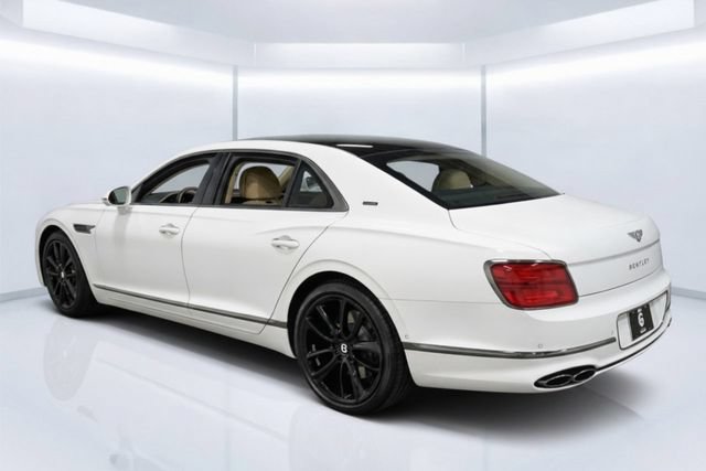 Used 2024 Bentley Flying Spur V8 AWD/4WD image 3