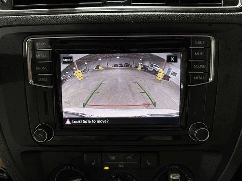 Used 2017 Volkswagen Jetta SE image 24