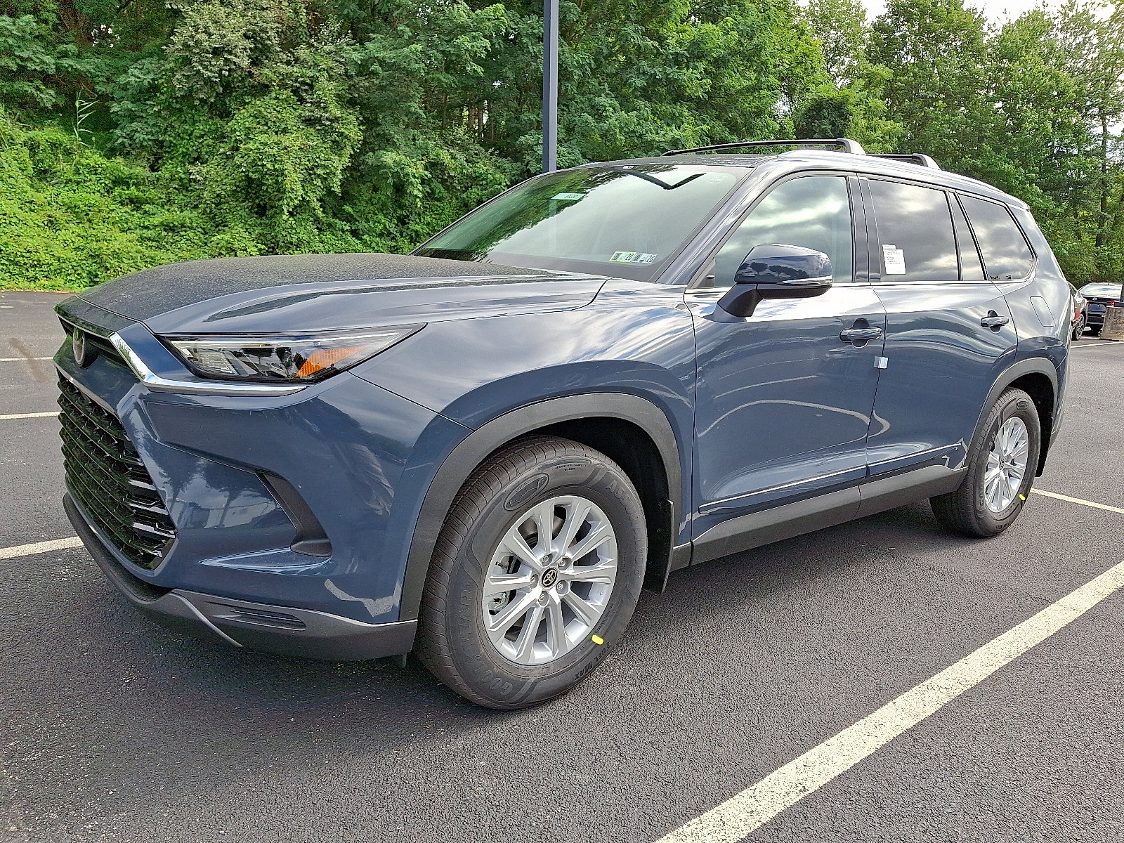 New 2025 Toyota Grand Highlander AWD image 3