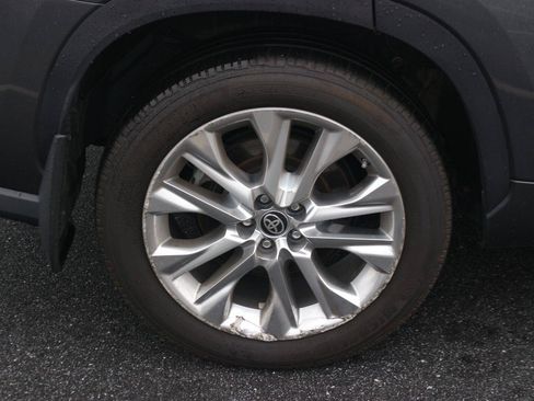 Used 2021 Toyota Highlander Limited AWD/4WD image 43