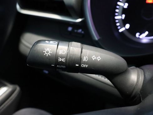 Used 2024 Toyota Highlander XLE AWD/4WD image 14