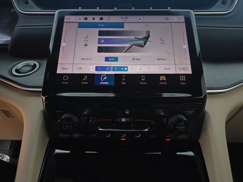 Used 2023 Jeep Grand Cherokee L Limited w/ MOPAR Finishing Package image 17