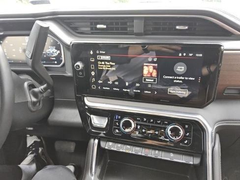 Used 2026 GMC Sierra 2500 Denali Ultimate AWD/4WD image 10