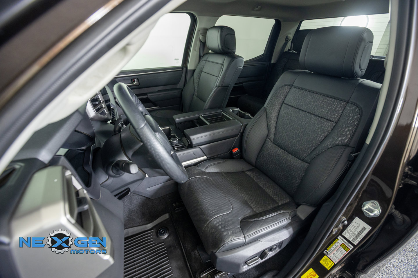 Used 2024 Toyota Tundra Limited AWD/4WD image 26