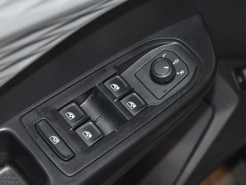 Used 2024 Volkswagen Taos S image 5