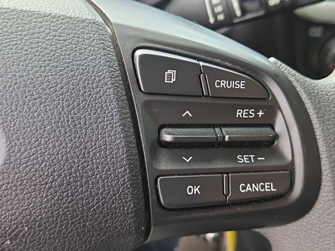 Used 2020 Hyundai Venue SE image 25