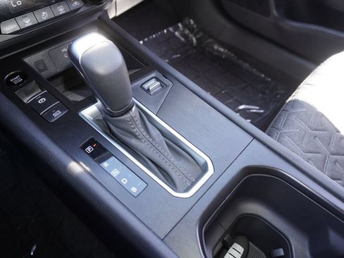 Used 2026 Nissan Kicks SV FWD image 18