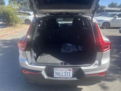 Used 2023 Volvo XC40 Recharge Core w/ Protection Package Premier AWD/4WD image 8