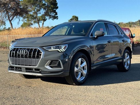 Used 2020 Audi Q3 2.0T Premium Plus w/ Premium Plus Package AWD/4WD image 4