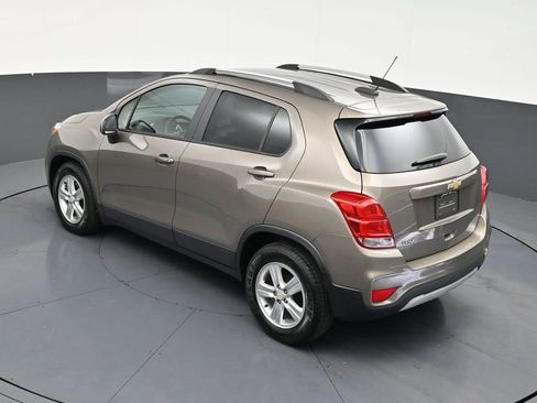 Used 2022 Chevrolet Trax LT w/ LT Convenience Package image 15