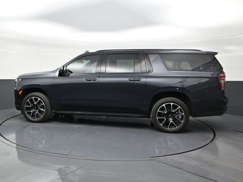 Used 2024 Chevrolet Suburban RST w/ Luxury Package RWD image 2