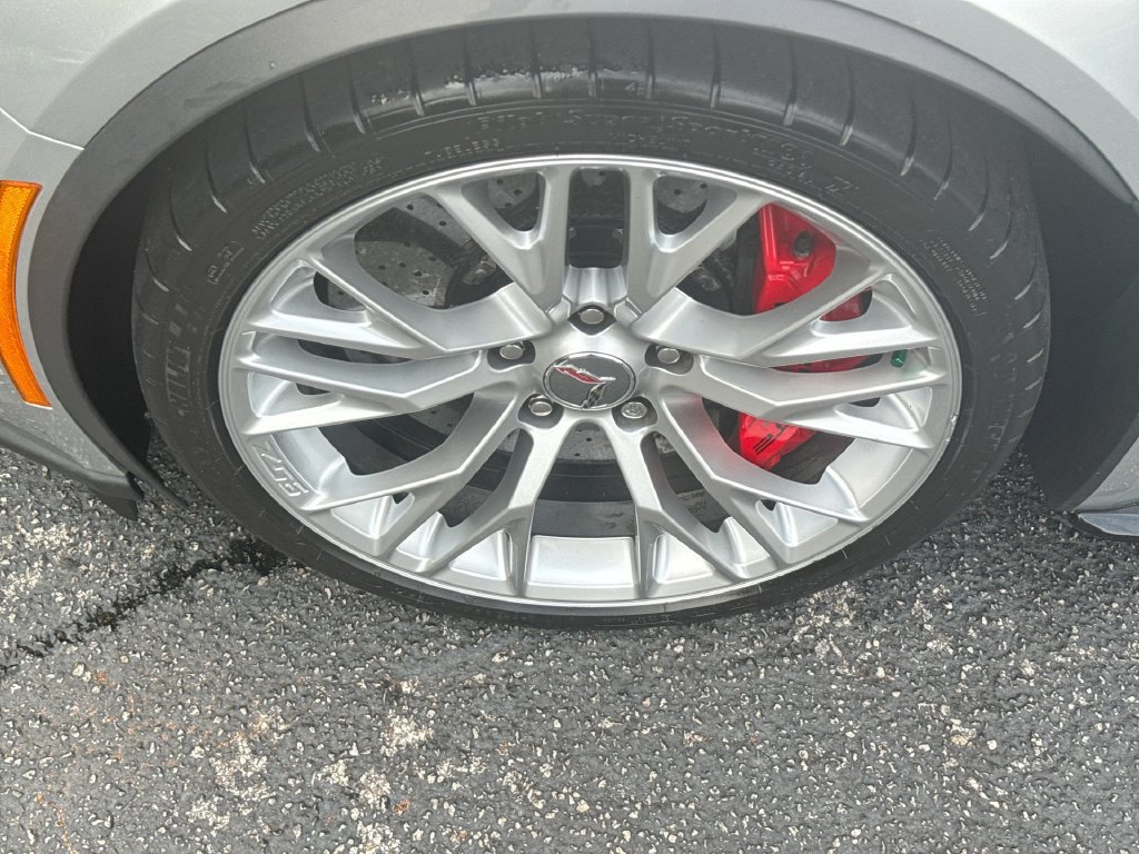 Used 2017 Chevrolet Corvette Z06 RWD image 12