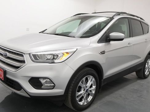 Used 2018 Ford Escape SEL AWD/4WD image 3