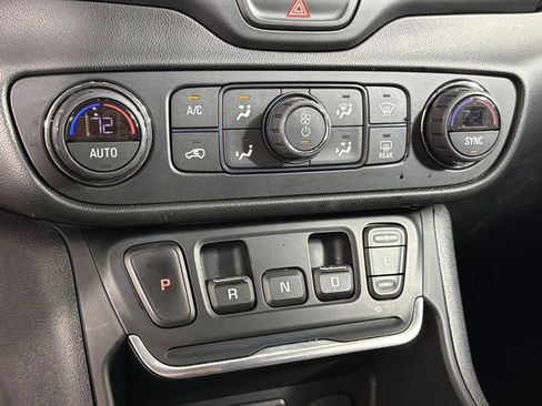 Used 2018 GMC Terrain Denali w/ Comfort Package image 30