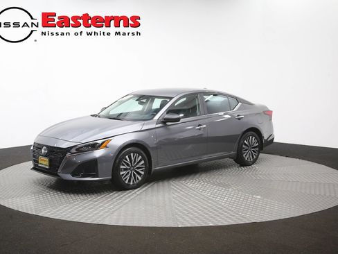 Used 2024 Nissan Altima 2.5 SV AWD/4WD image 57
