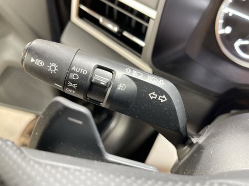 Used 2023 Mitsubishi Outlander SE image 21