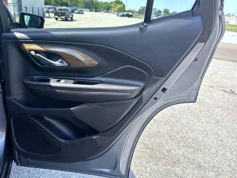 Used 2018 GMC Terrain SLE w/ Driver Convenience Package FWD image 18
