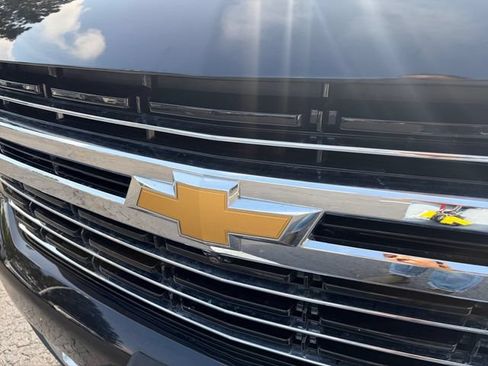 Used 2022 Chevrolet Tahoe LT w/ LT Signature Plus Package AWD/4WD image 23
