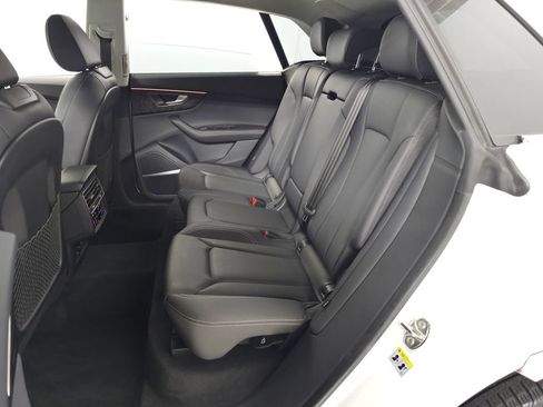 Used 2023 Audi Q8 Prestige AWD/4WD image 37