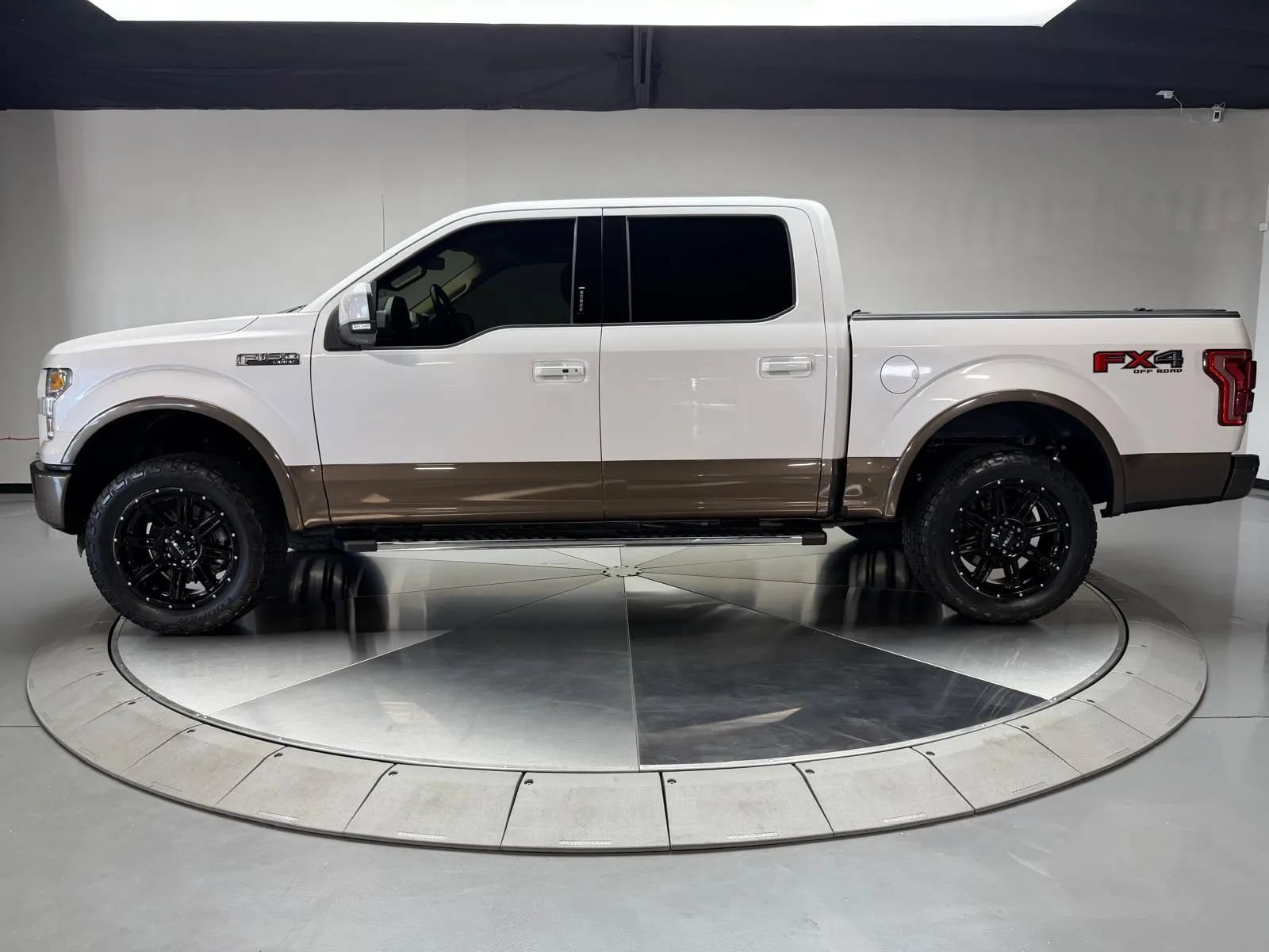 Used 2015 Ford F150 Lariat w/ Equipment Group 501A Mid AWD/4WD image 4