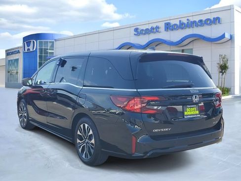Used 2025 Honda Odyssey Elite image 3