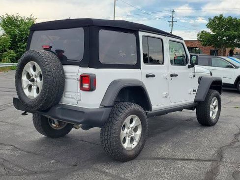 Used 2022 Jeep Wrangler Unlimited Sport AWD/4WD image 3