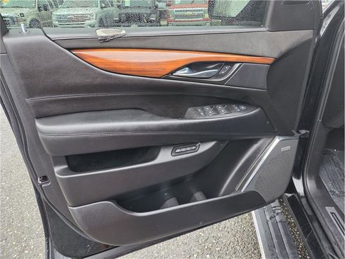 Used 2015 Cadillac Escalade ESV Premium image 14