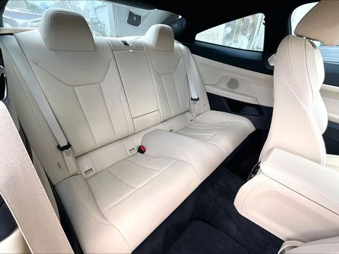 Used 2021 BMW 430i Coupe w/ Convenience Package image 23