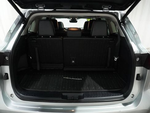 Certified 2020 Toyota Highlander XLE image 7