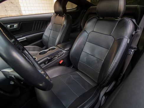 Used 2022 Ford Mustang GT Premium w/ Black Accent Package RWD image 15