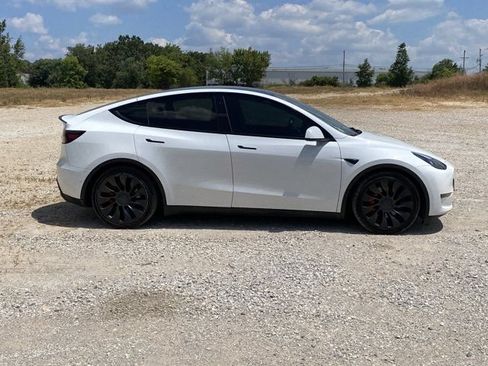 Used 2022 Tesla Model Y Performance AWD/4WD image 2