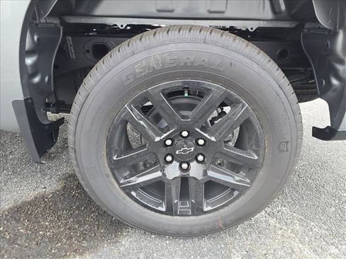 New 2026 Chevrolet Silverado 1500 Custom w/ LPO, Dark Essentials Package AWD/4WD image 30