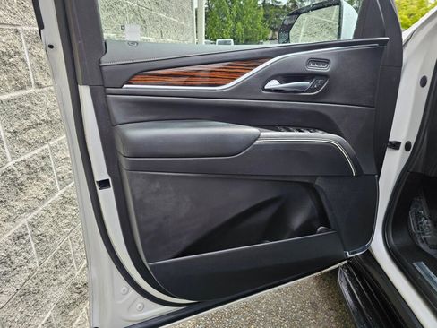 Certified 2023 Cadillac Escalade ESV Premium Luxury AWD/4WD image 24