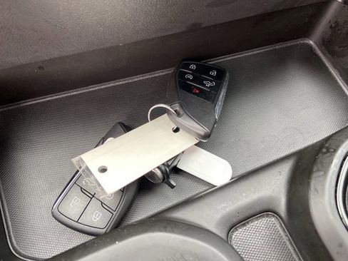 Used 2023 Chevrolet Silverado 1500 ZR2 image 41