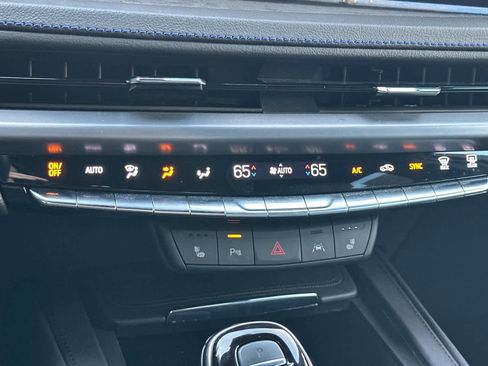 Used 2024 Cadillac XT4 Sport w/ Technology Package image 23