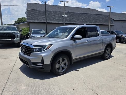 Used 2023 Honda Ridgeline RTL-E image 2
