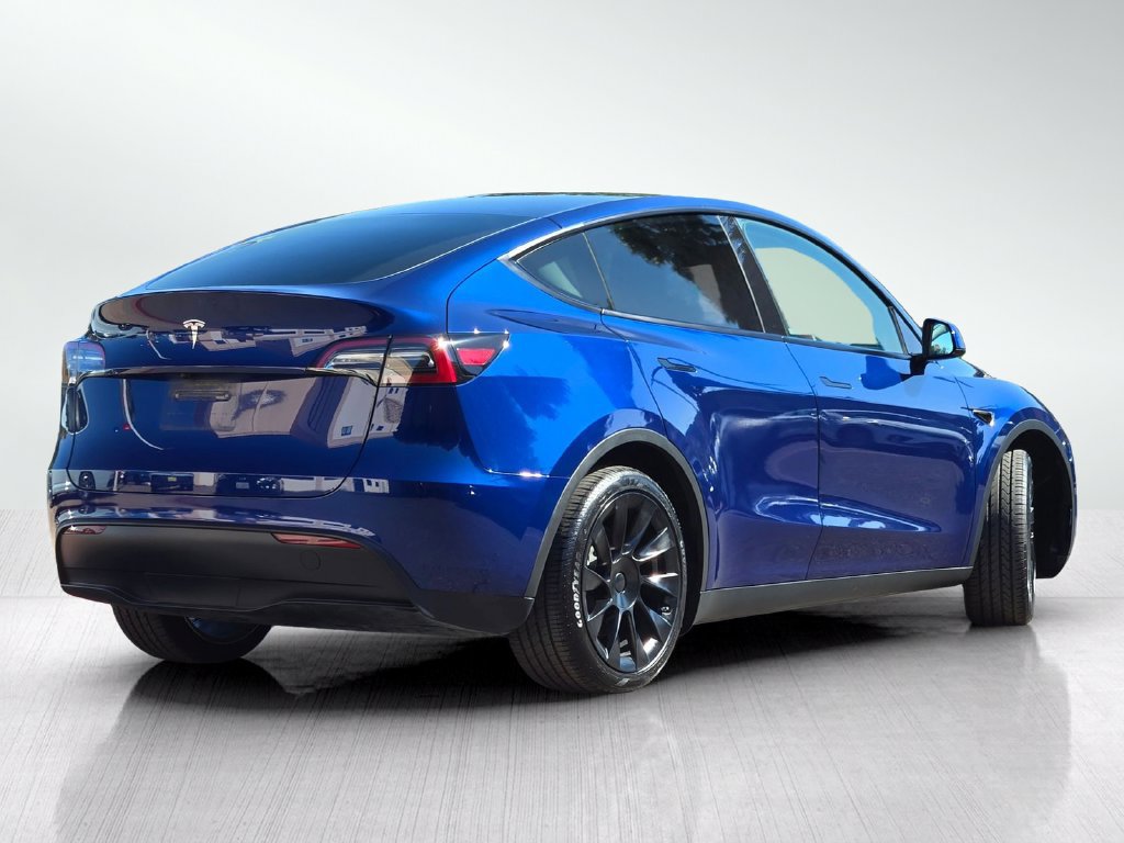 Used 2023 Tesla Model Y 2WD image 5