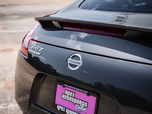 Used 2010 Nissan 370Z Touring w/ Sport Pkg RWD image 30