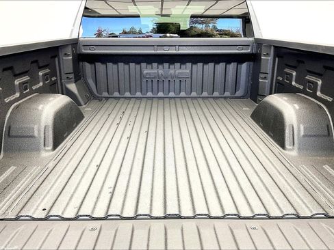 New 2026 GMC Sierra 1500 SLT w/ SLT Premium Package image 11