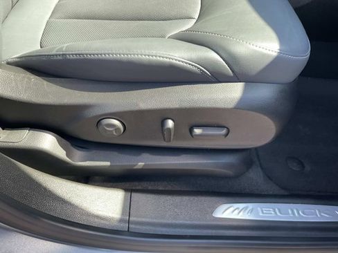 Certified 2020 Buick Envision Essence FWD image 23