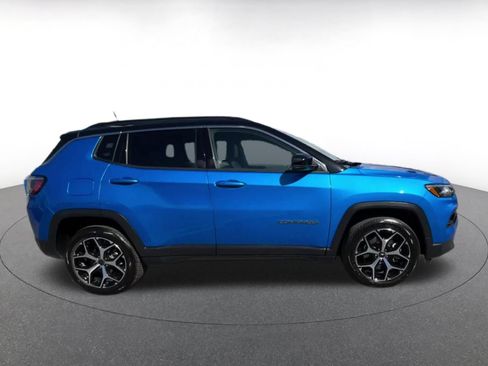 Used 2025 Jeep Compass Limited AWD/4WD image 16